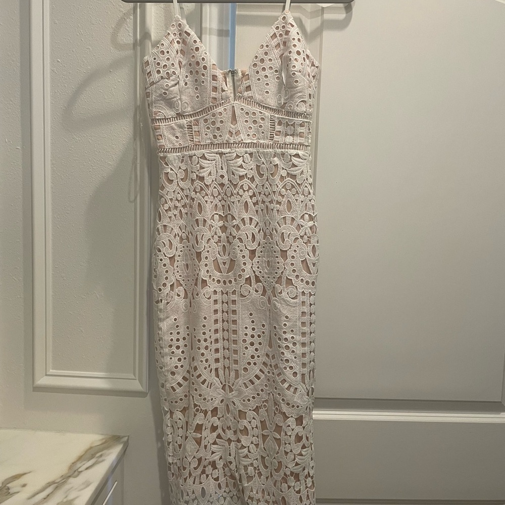 Gianni Bini White Lace Midi Dress